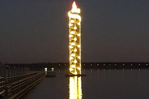 Pegelturm_beleuchtet.jpg